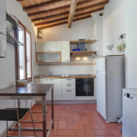 Apartment One Step Away From The Cupola